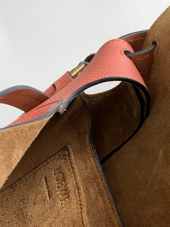 Loewe 011821 20x19x11.5cm ss1 (9)