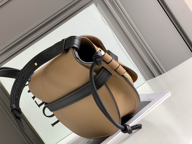 Loewe 011821 20x19x11.5cm ss15 (5)