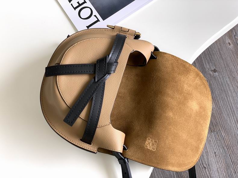 Loewe 011821 20x19x11.5cm ss15 (9)