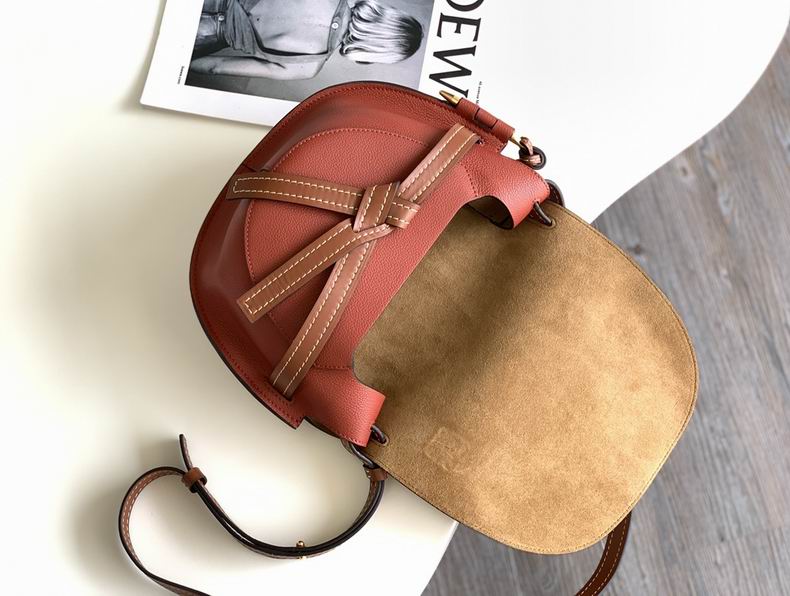 Loewe 011821 20x19x11.5cm ss16 (9)