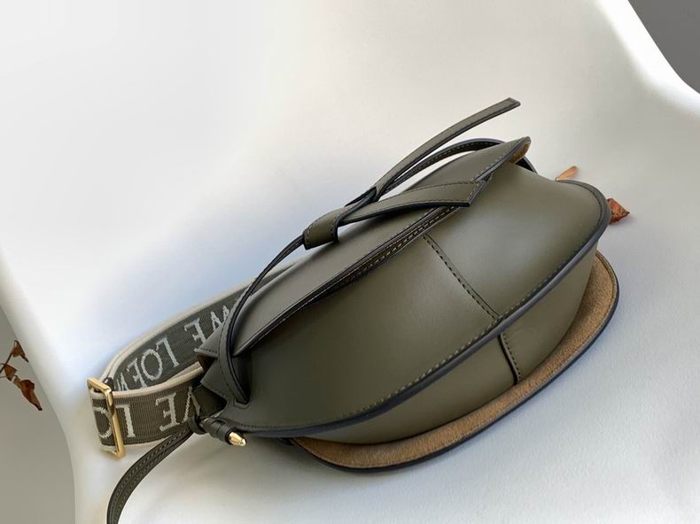 Loewe 011821 20x19x11.5cm ss19 (5)