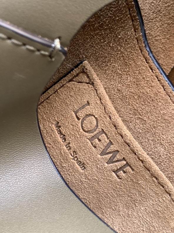 Loewe 011821 20x19x11.5cm ss19 (9)