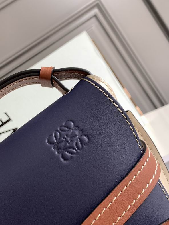 Loewe 011821 20x19x11.5cm ss2 (5)