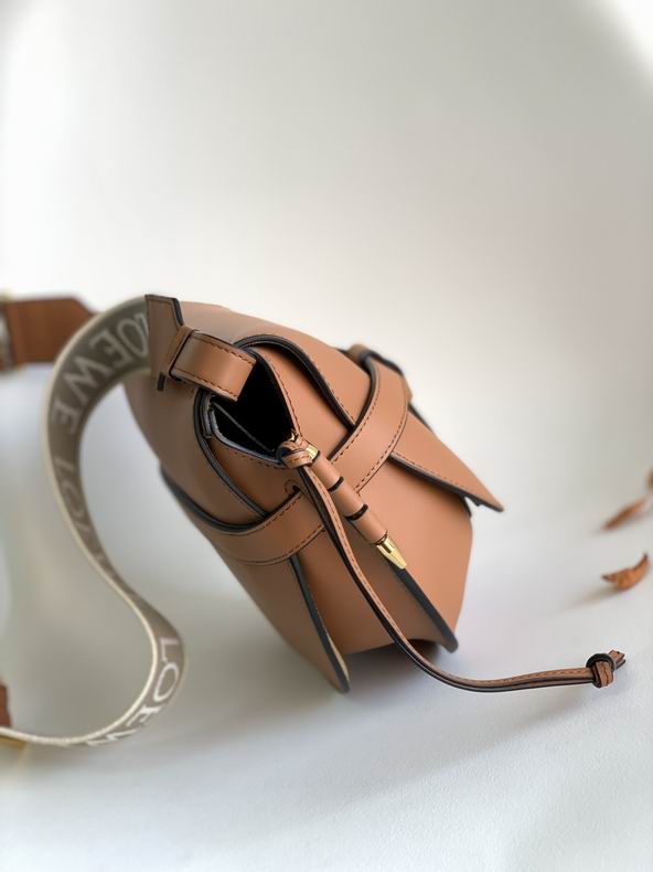 Loewe 011821 20x19x11.5cm ss20 (8)