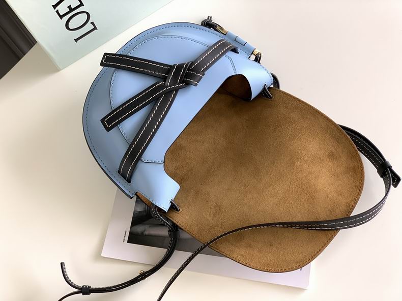 Loewe 011821 20x19x11.5cm ss4 (3)