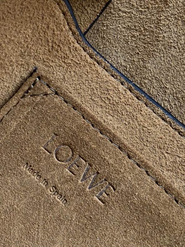 Loewe 011821 20x19x11.5cm ss5 (8)