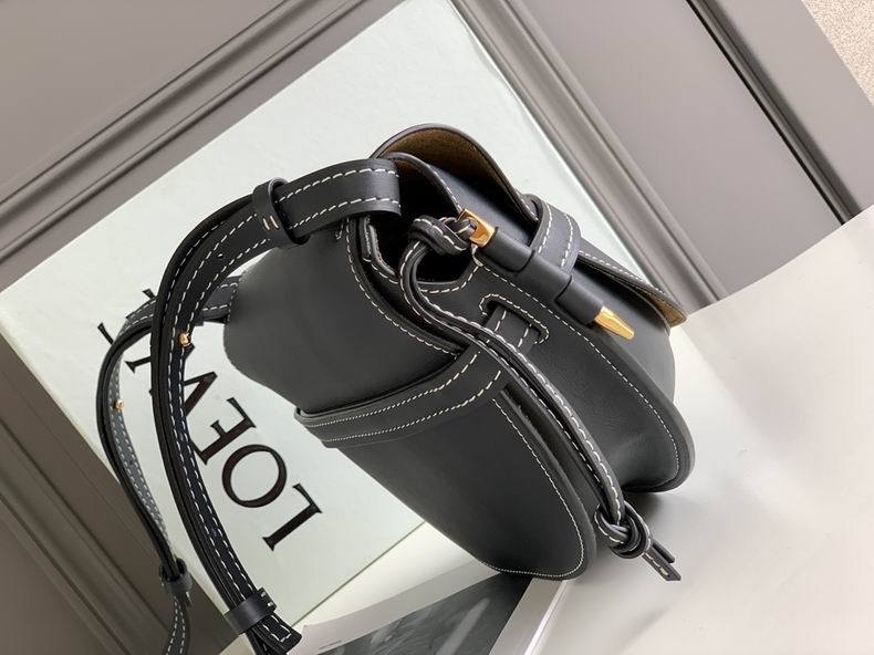 Loewe 011821 20x19x11.5cm ss6 (2)