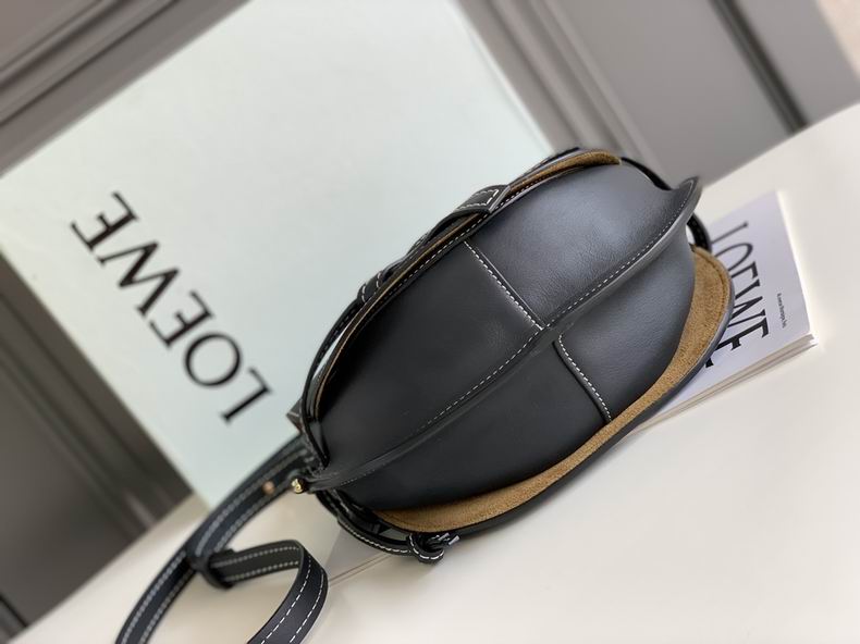 Loewe 011821 20x19x11.5cm ss6 (5)