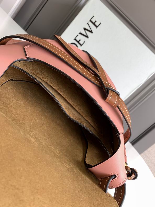 Loewe 011821 20x19x11.5cm ss7 (8)