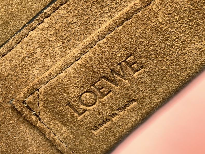 Loewe 011821 20x19x11.5cm ss7 (9)