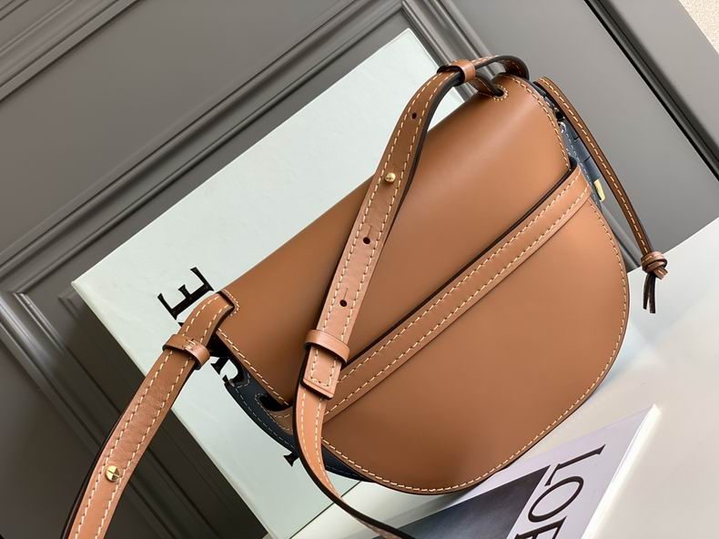 Loewe 011821 20x19x11.5cm ss8 (2)