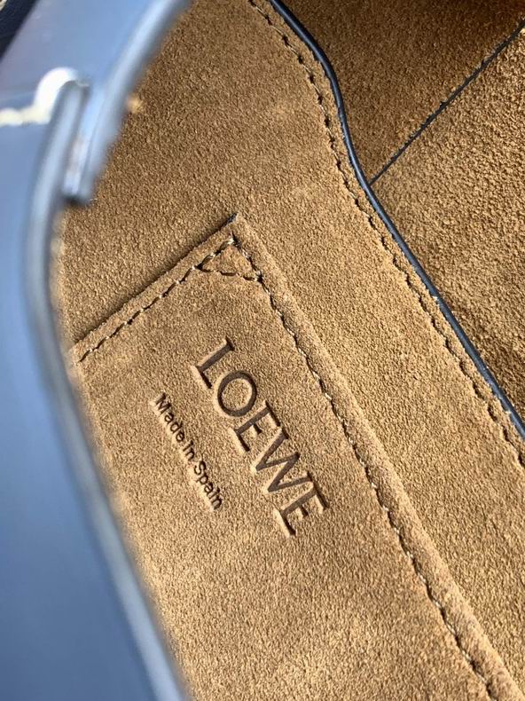 Loewe 011821 20x19x11.5cm ss8 (8)
