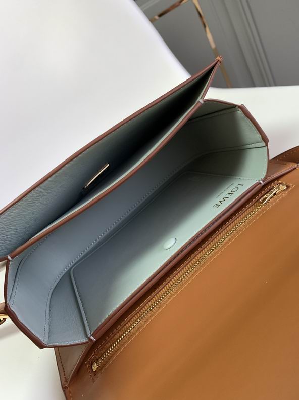 Loewe 012121 22.5x16.5x6.5cm ss30 (9)