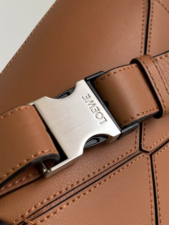 Loewe 052138 18x12x7.5cm ss 1 (7)