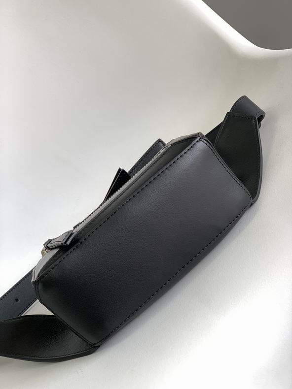 Loewe 052138 18x12x7.5cm ss 2 (4)