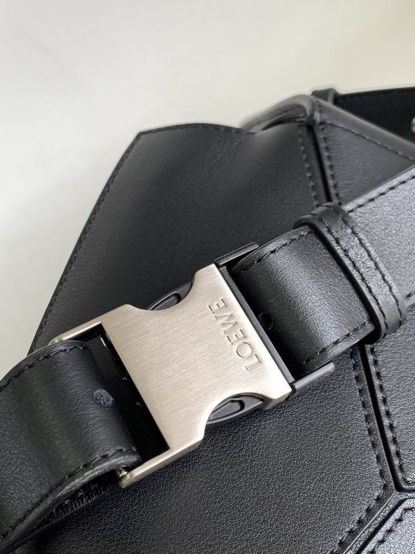 Loewe 052138 18x12x7.5cm ss 2 (5)