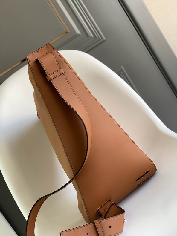 Loewe 060355 47x25x17cm ss34 (8)