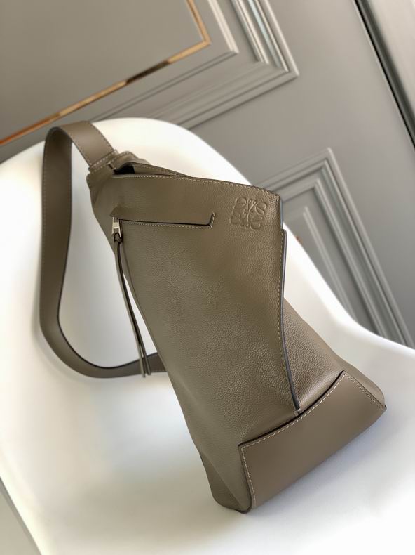 Loewe 060355 47x25x17cm ss35 (1)