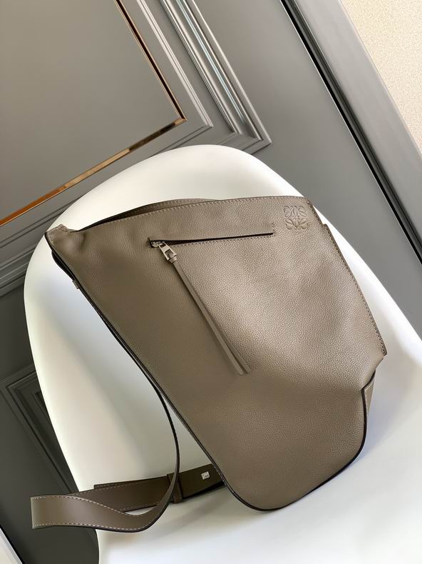 Loewe 060355 47x25x17cm ss35 (2)