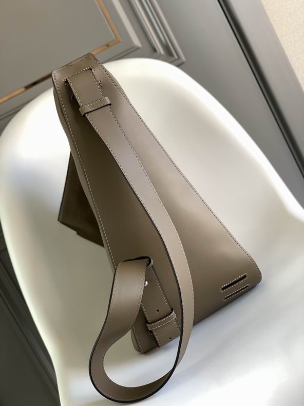 Loewe 060355 47x25x17cm ss35 (3)