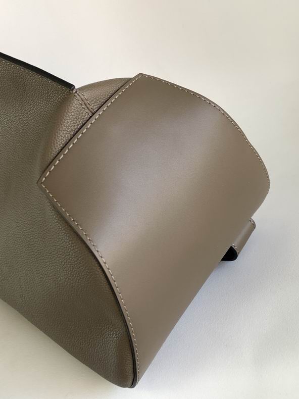 Loewe 060355 47x25x17cm ss35 (5)