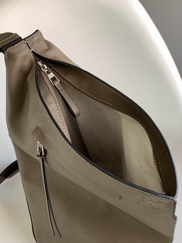 Loewe 060355 47x25x17cm ss35 (6)