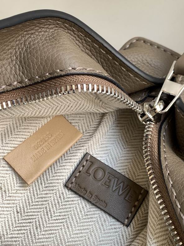 Loewe 060355 47x25x17cm ss35 (8)