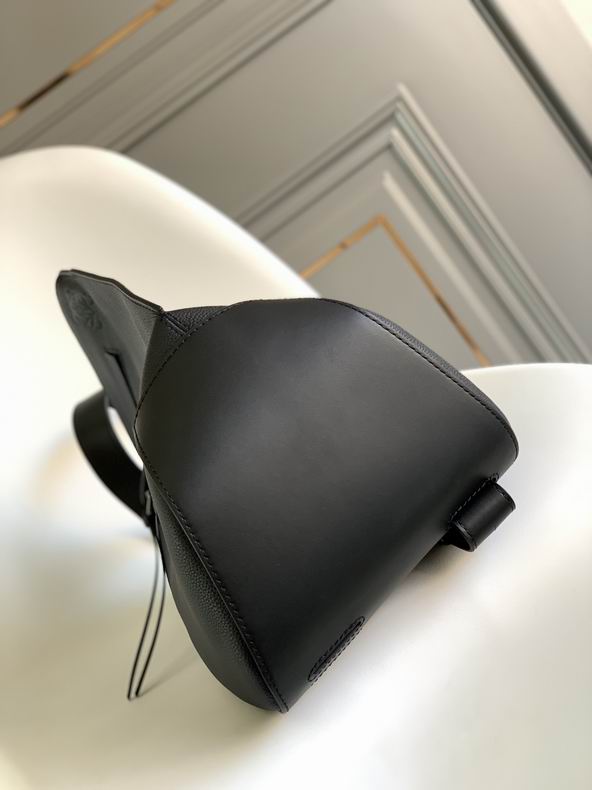 Loewe 060355 74x25x17cm ss36 (6)