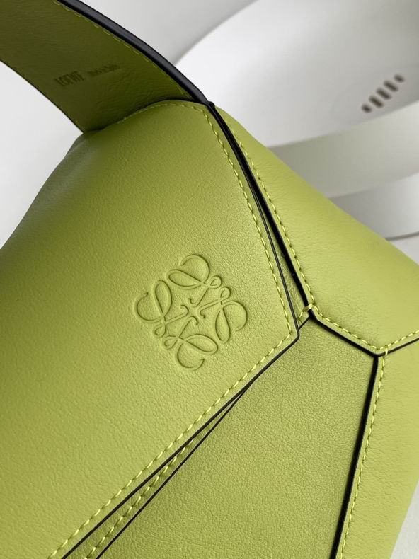 Loewe 060688 28.7x10.7x5.5cm ss2 (2)