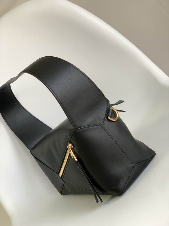 Loewe 060688 28.7x10.7x5.5cm ss3 (3)