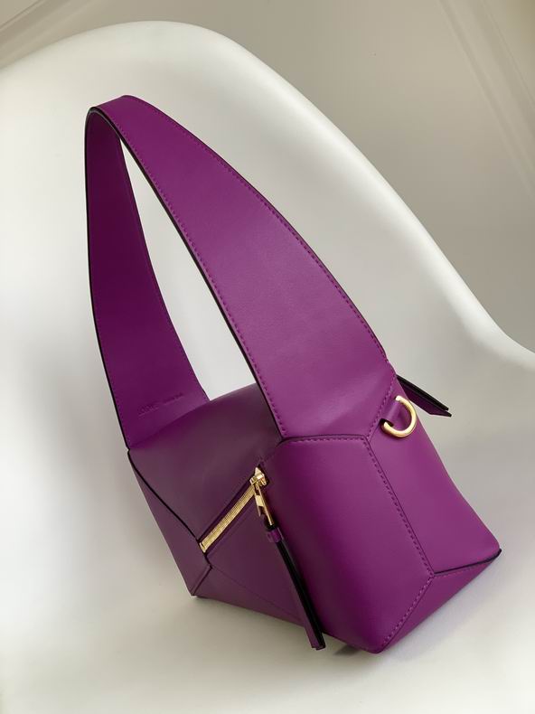 Loewe 060688 28.7x10.7x5.5cm ss4 (3)