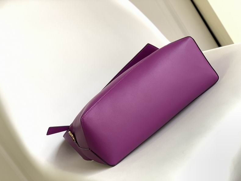 Loewe 060688 28.7x10.7x5.5cm ss4 (5)