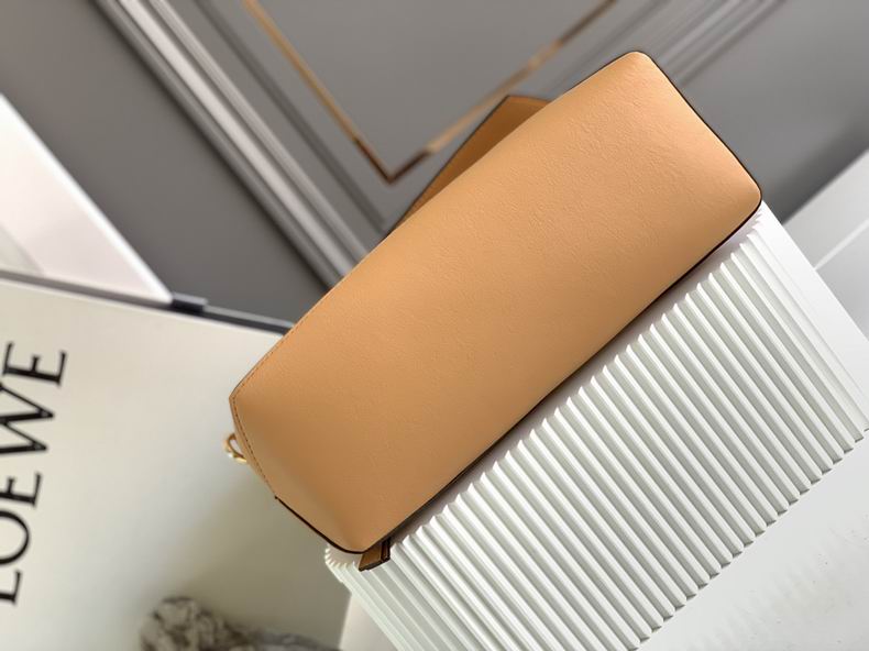 Loewe 060688 28.7x10.7x5.5cm ss5 (7)