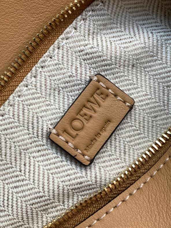 Loewe 0618138 18x12.5x8cm ss11 (3)