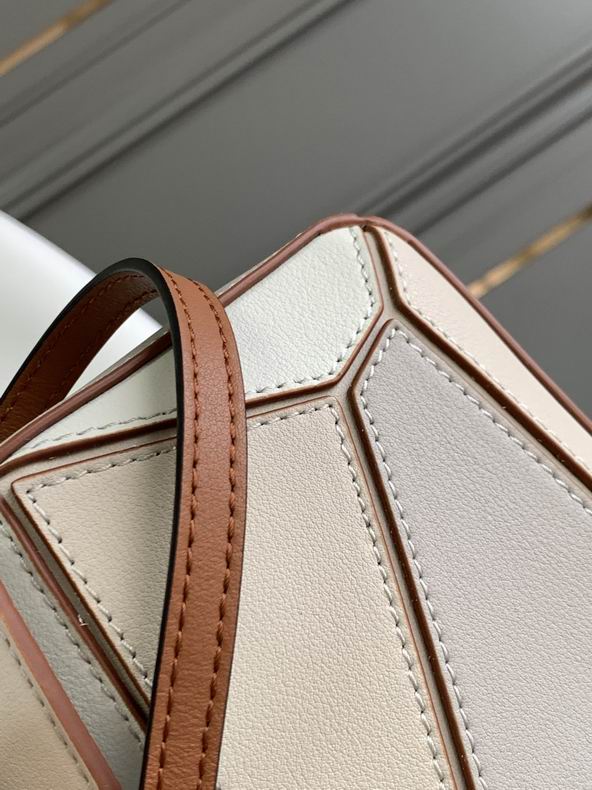 Loewe 0618138 18x12.5x8cm ss7 (6)