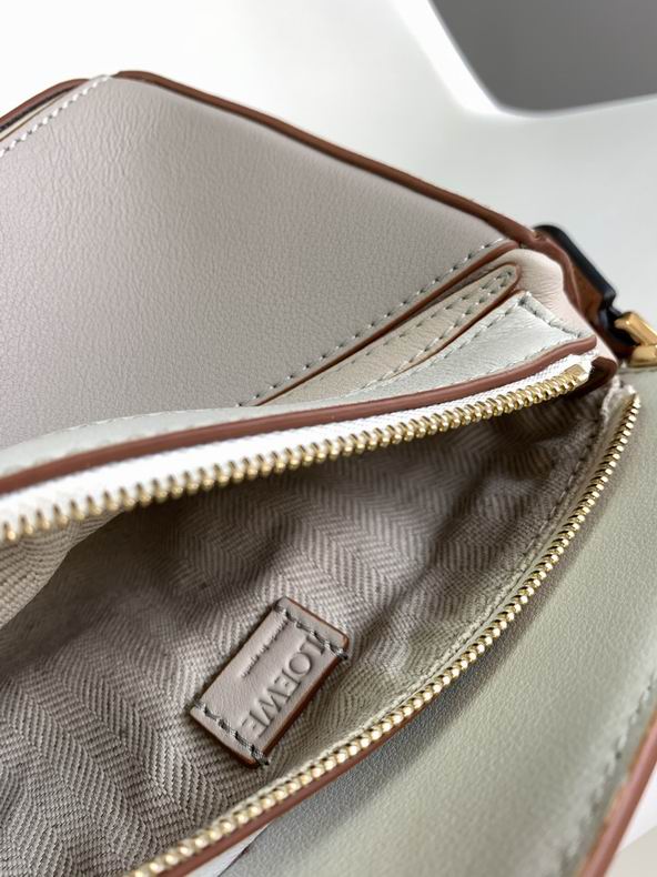 Loewe 0618138 18x12.5x8cm ss7 (8)