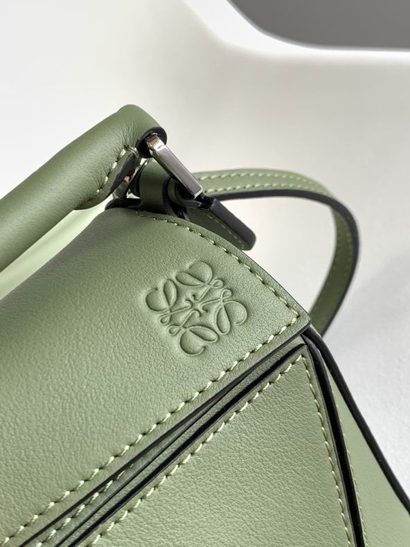 Loewe 0618138 18x12.5x8cm ss8 (3)