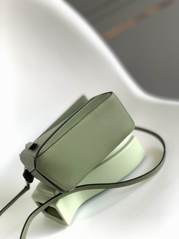 Loewe 0618138 18x12.5x8cm ss8 (5)