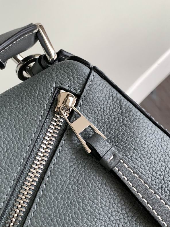 Loewe 061827 29x19.5x14c ss11 (5)