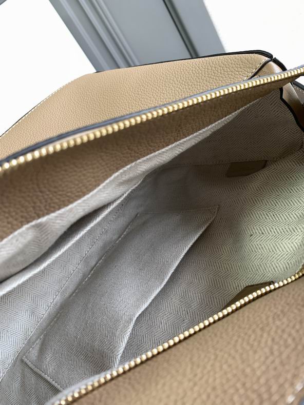 Loewe 061827 29x19.5x14c ss12 (3)