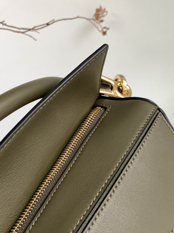 Loewe 061827 29x19.5x14c ss13 (4)