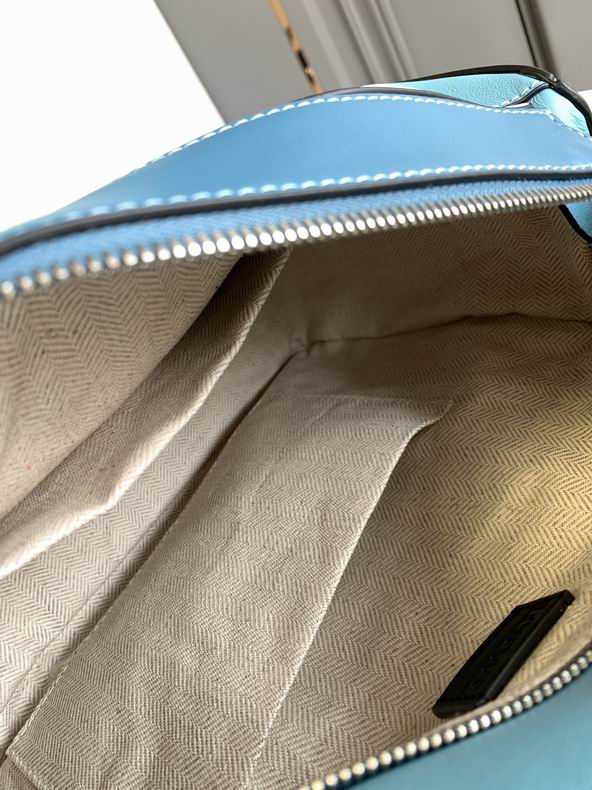 Loewe 061827 29x19.5x14c ss2 (2)