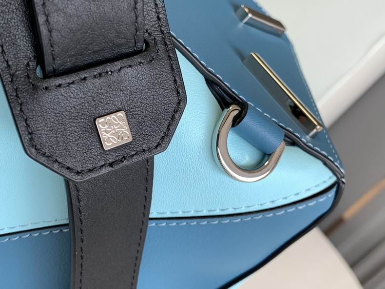 Loewe 061827 29x19.5x14c ss2 (4)