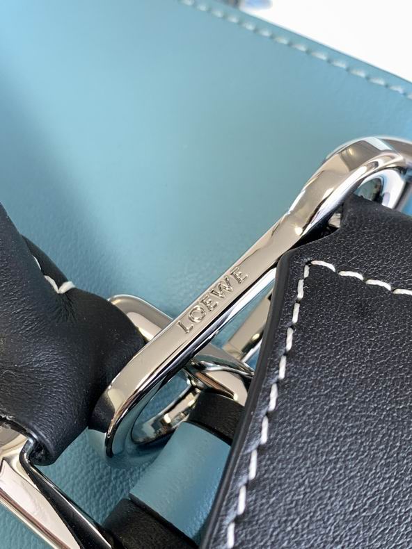 Loewe 061827 29x19.5x14c ss2 (5)