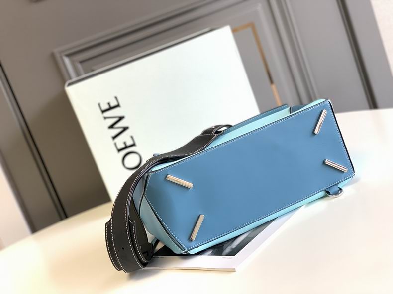 Loewe 061827 29x19.5x14c ss2 (7)