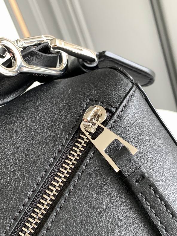 Loewe 061827 29x19.5x14c ss6 (4)