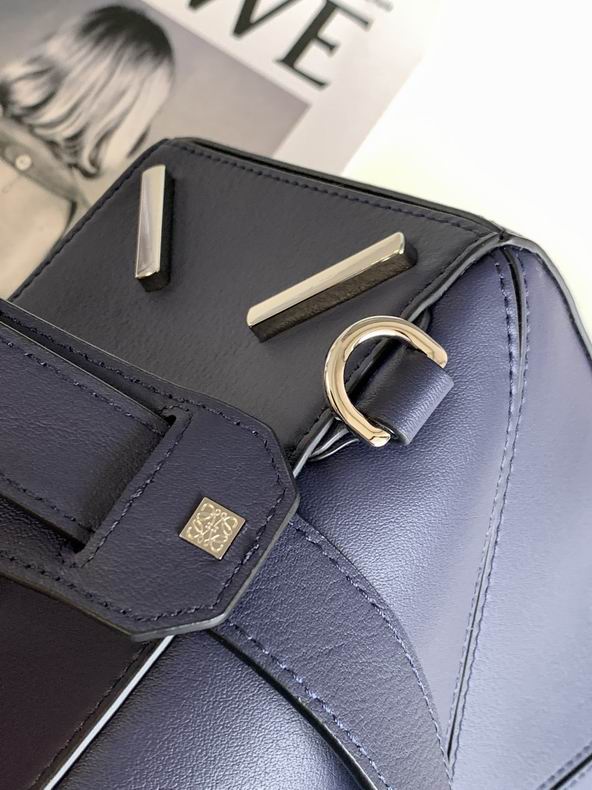 Loewe 061827 29x19.5x14c ss7 (4)