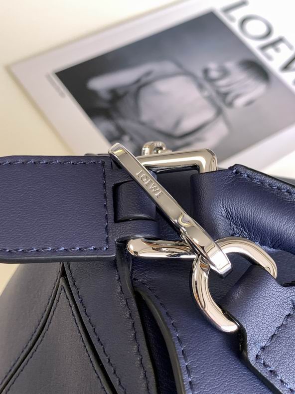 Loewe 061827 29x19.5x14c ss7 (5)