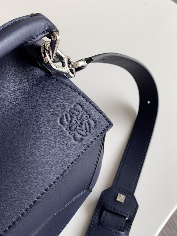 Loewe 061827 29x19.5x14c ss7 (7)