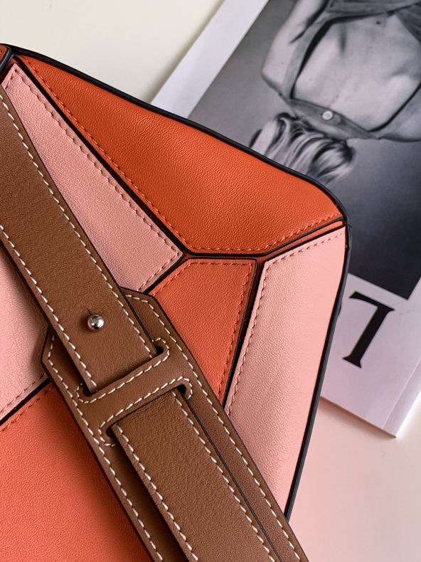 Loewe 061827 29x19.5x14c ss8 (4)